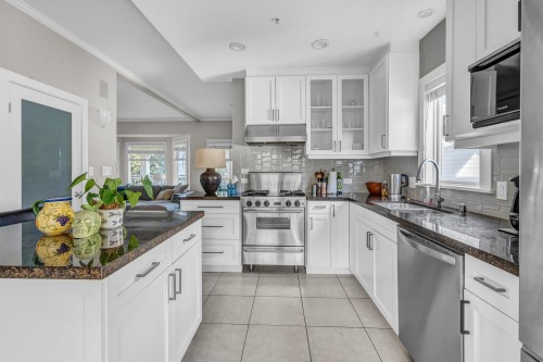 2686 Point Grey Rd, Vancouver, BC 