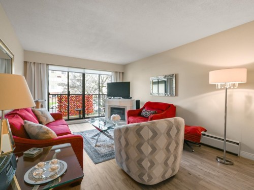 205-307 2nd Street W North Vancouver, BC V7M 1E2