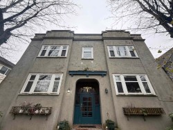 14-1086 10th Street W Vancouver, BC V6H 1H8