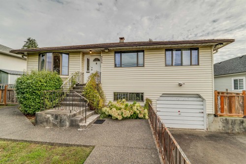 4638 Royal Oak Avenue  Burnaby, BC V5G 3M5