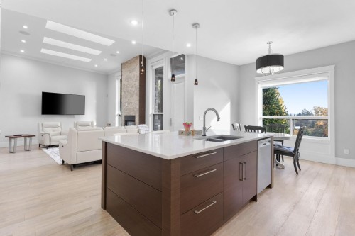 8656 Gilley Avenue, Burnaby, BC 