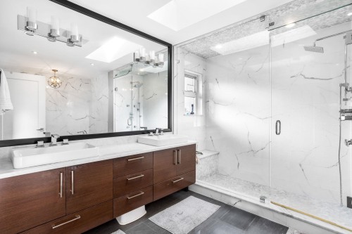 8656 Gilley Avenue, Burnaby, BC 