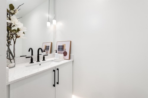 135-535 2Nd Street E, North Vancouver, BC 