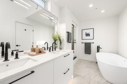 135-535 2Nd Street E, North Vancouver, BC 