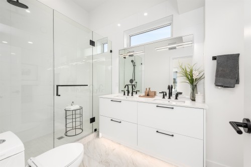 135-535 2Nd Street E, North Vancouver, BC 