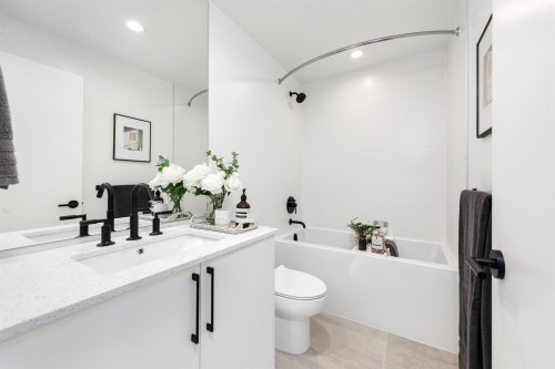 135-535 2Nd Street E, North Vancouver, BC 