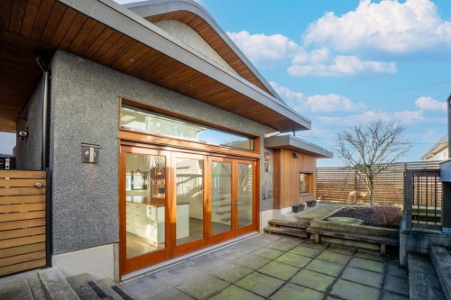 2122 Newport Avenue, Vancouver, BC 