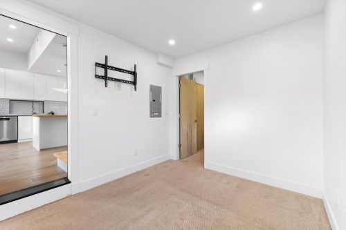 2122 Newport Avenue, Vancouver, BC 