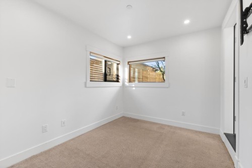 2122 Newport Avenue, Vancouver, BC 