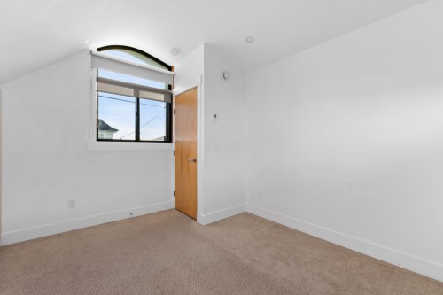 2122 Newport Avenue, Vancouver, BC 