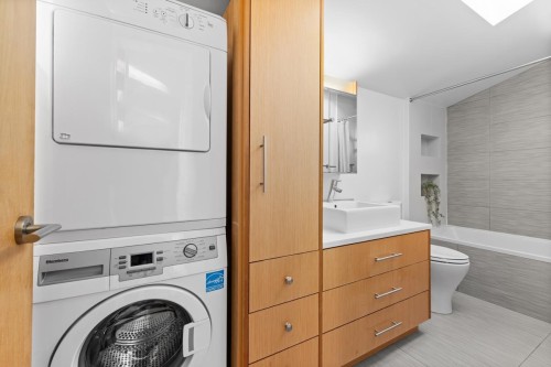 2122 Newport Avenue, Vancouver, BC 