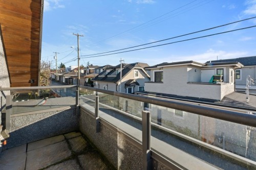 2122 Newport Avenue, Vancouver, BC 