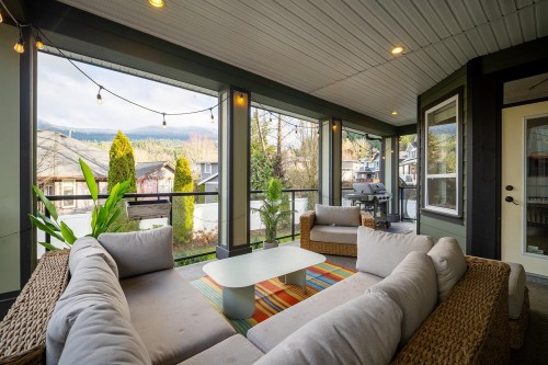 1031 Jay Crescent, Squamish, BC 