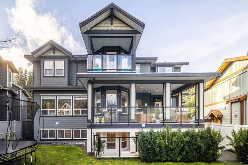 1031 Jay Crescent, Squamish, BC 