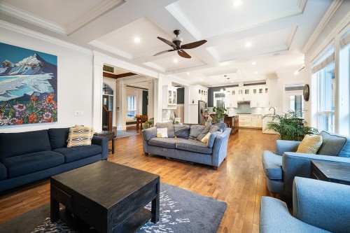 1031 Jay Crescent, Squamish, BC 