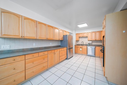 676 53Rd Avenue W, Vancouver, BC 