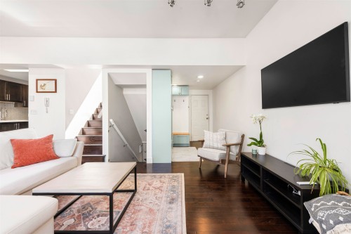 1858 1St Avenue W, Vancouver, BC 