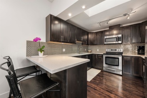 1858 1St Avenue W, Vancouver, BC 