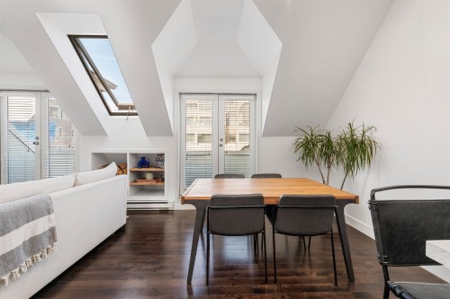 1858 1St Avenue W, Vancouver, BC 