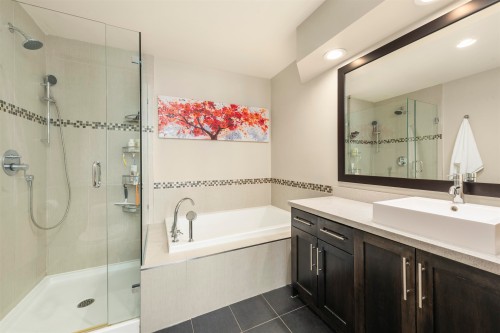 1858 1St Avenue W, Vancouver, BC 