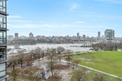 8A-199 Drake Street  Vancouver, BC V6Z 2T9