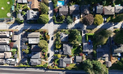 2405 Lloyd Avenue, North Vancouver, BC 