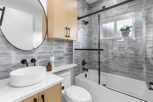 5304 Fraser Street, Vancouver, BC 