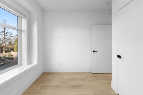 5304 Fraser Street, Vancouver, BC 