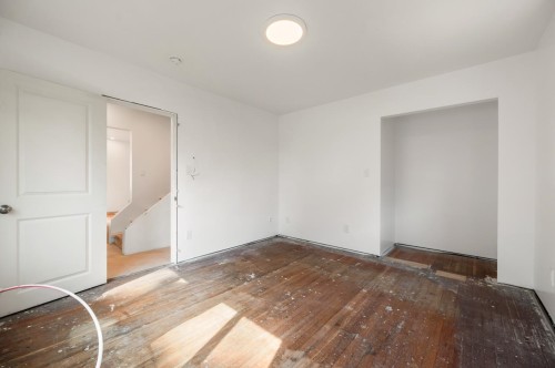 7520 Canada Way, Burnaby, BC 