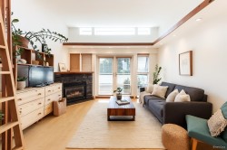 307-980 22nd Avenue W Vancouver, BC V5Z 2A1