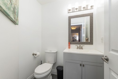 1020 Stewart Avenue, Coquitlam, BC 