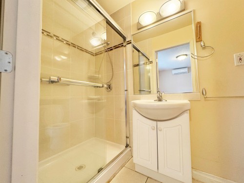 5872 Culloden Street, Vancouver, BC 