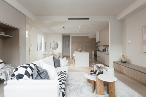 2134 10Th Avenue E, Vancouver, BC 