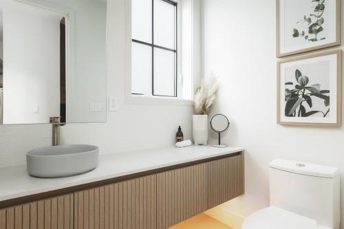 2134 10Th Avenue E, Vancouver, BC 