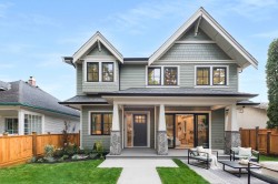 2136 10th Avenue E Vancouver, BC V5N 1Y1