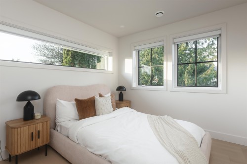 2136 10Th Avenue E, Vancouver, BC 