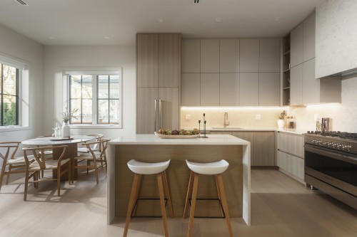 2136 10Th Avenue E, Vancouver, BC 