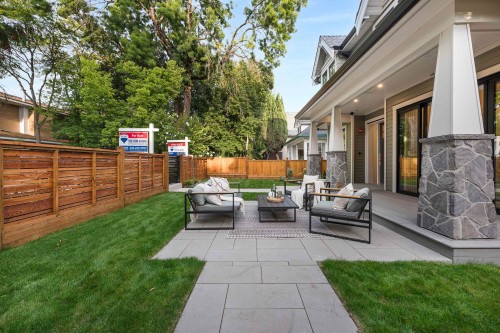 2136 10Th Avenue E, Vancouver, BC 