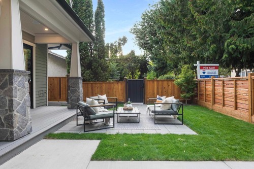 2136 10Th Avenue E, Vancouver, BC 