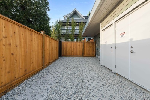 2136 10Th Avenue E, Vancouver, BC 