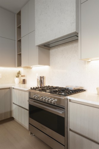 2136 10Th Avenue E, Vancouver, BC 