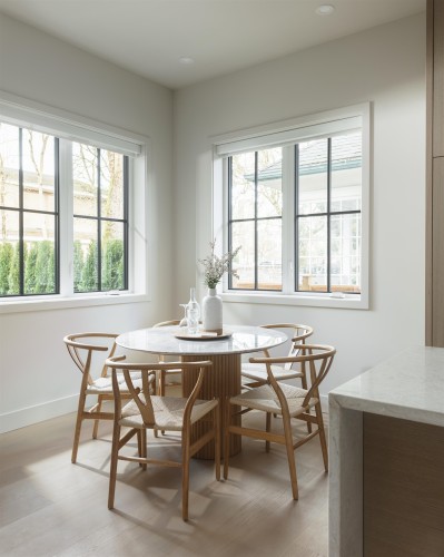 2136 10Th Avenue E, Vancouver, BC 