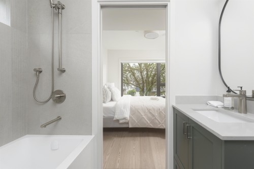 1-476 20Th Avenue E, Vancouver, BC 