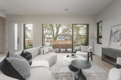 1-476 20Th Avenue E, Vancouver, BC 