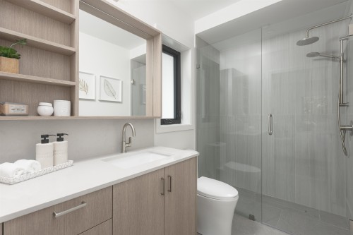 1-476 20Th Avenue E, Vancouver, BC 