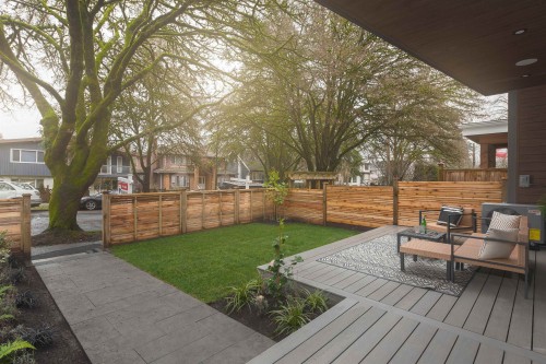 1-476 20Th Avenue E, Vancouver, BC 