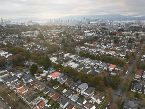 2-476 20Th Avenue E, Vancouver, BC 