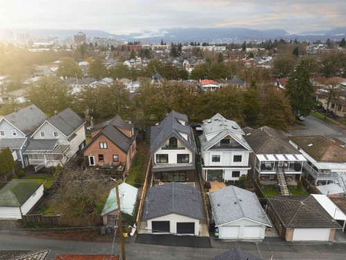 2-476 20Th Avenue E, Vancouver, BC 