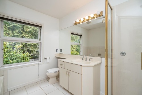 1796 14Th Avenue W, Vancouver, BC 