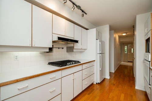 1796 14Th Avenue W, Vancouver, BC 